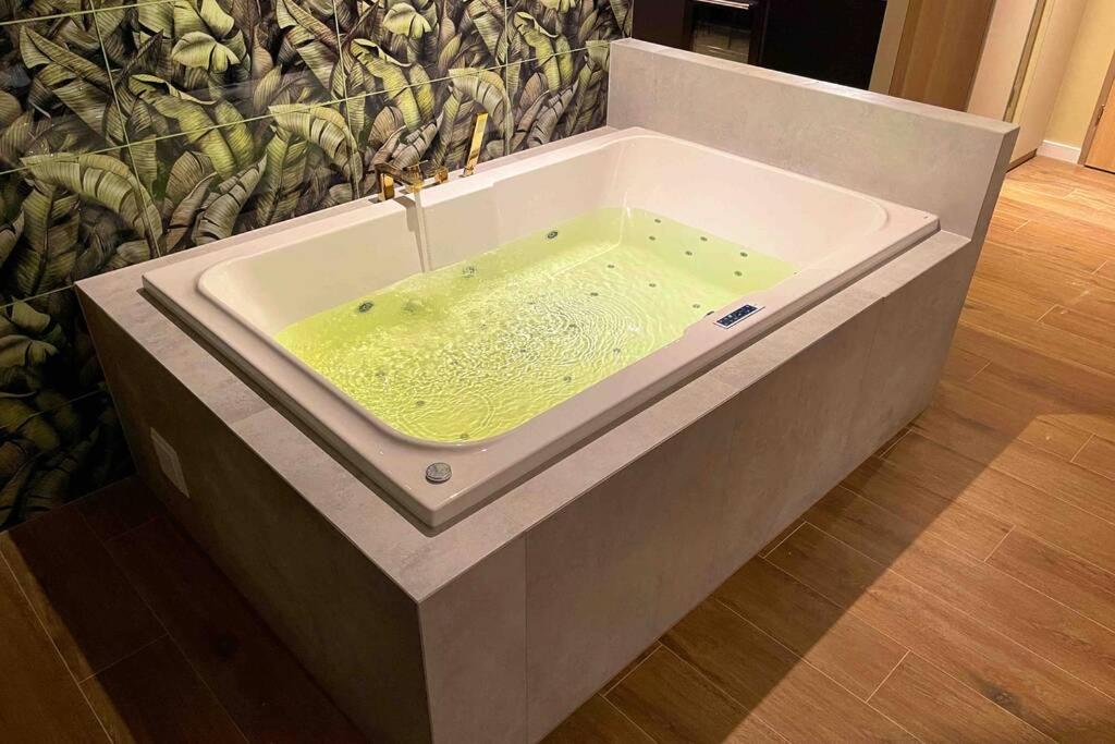 Hawaii Beach Lounge, Loft Z Jacuzzi I Tarasem - Sloneczne Tarasy W Porta Mare, Dziwnówek Buitenkant foto